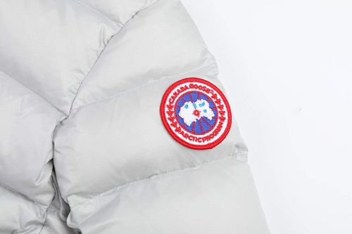 Canada Goose White Stripe Detail Hooded Quilted Puffer Jacket