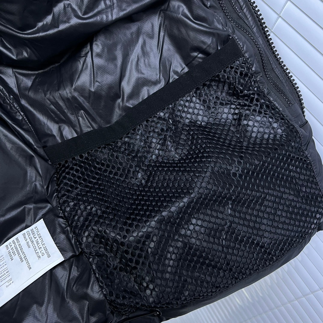 Canada Goose Black Logo Patch Hooded Puffer Jacket