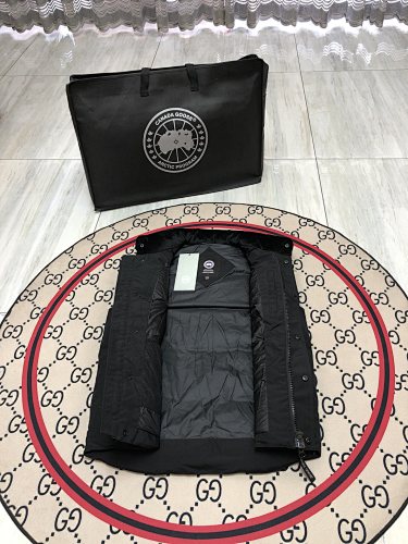 Canada Goose Black Logo Patch Quilted Puffer Vest
